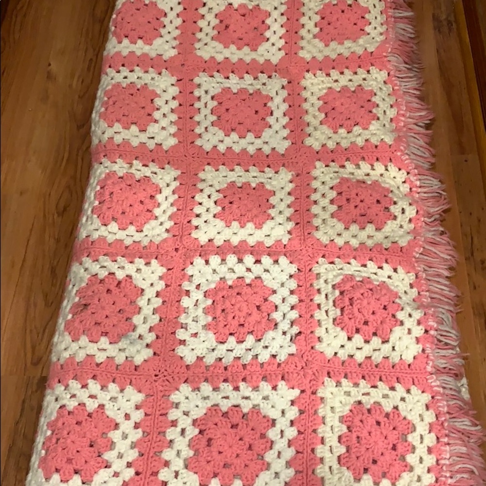 Hand Crafted Bedspread - Picture 2 of 4